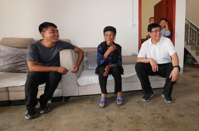 点击新窗口打开