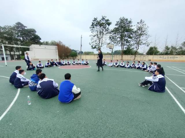 四川安岳县：群众放心中 务实解难题