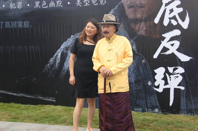 点击新窗口打开