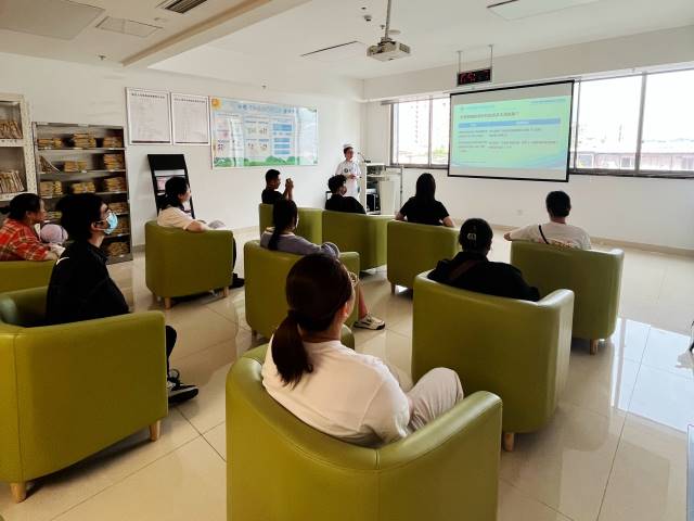 点击新窗口打开