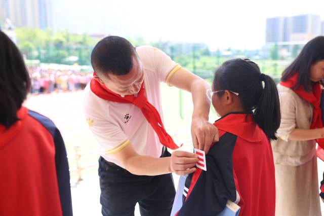 点击新窗口打开