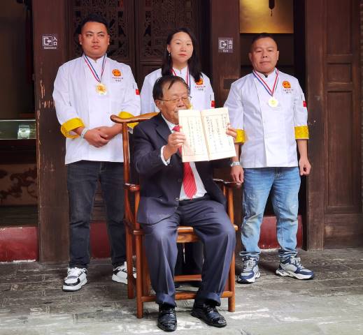 点击新窗口打开