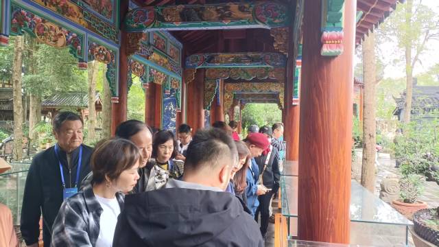 点击新窗口打开