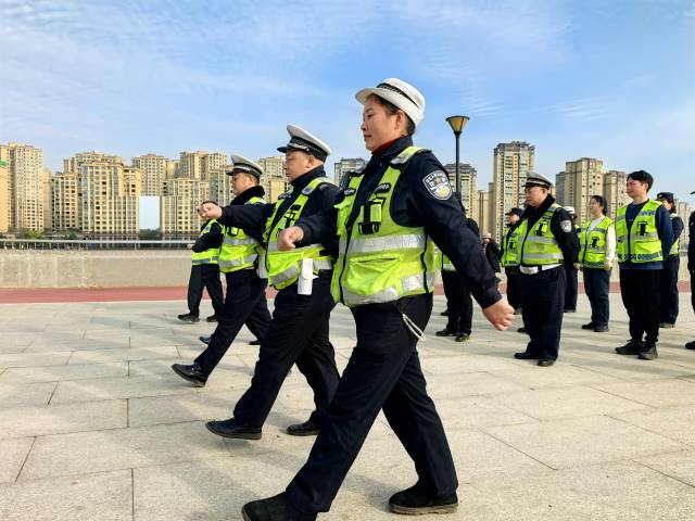 点击新窗口打开