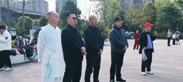 点击新窗口打开