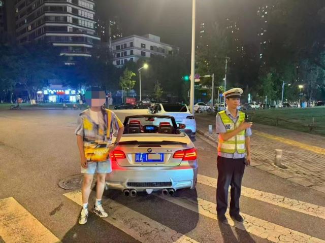 点击新窗口打开