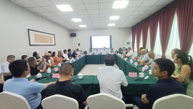 ​资阳市餐饮协会召开 《川菜榜样力量》入选人员座谈会
